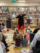 Sögur og söngur með Þórönnu Gunný Sögur og söngur með Þórönnu Gunný